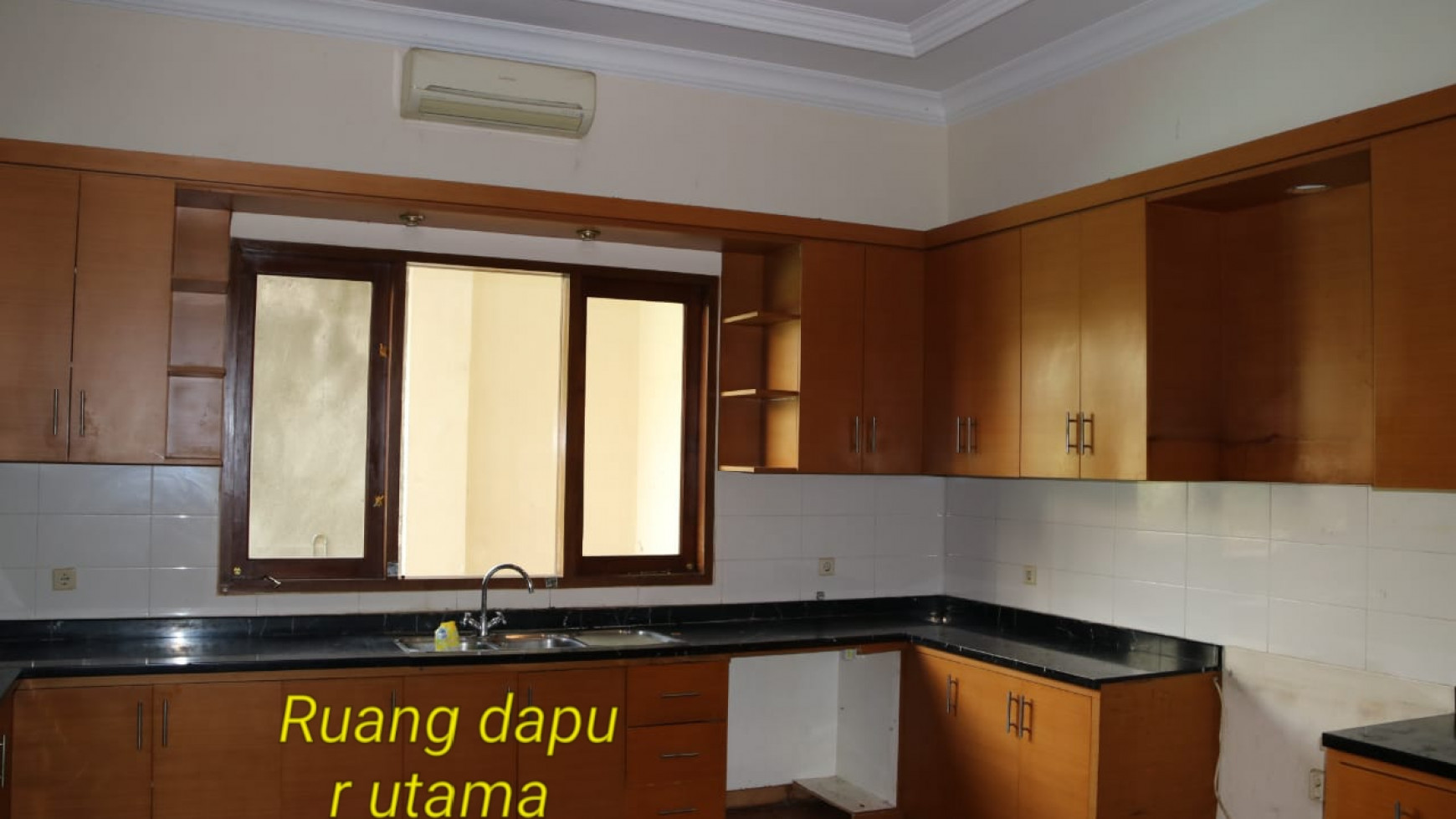 Rumah Asri & Cantik di Daerah Kemang, Jakarta Selatan..