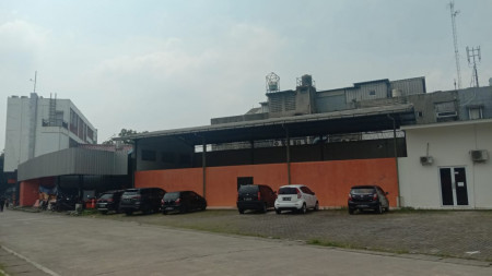 Showroom & Ex Bengkel daerah Ciputat Raya , lokasi strategis