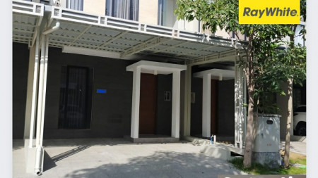 Dijual Rumah North West Lake Citraland Surabaya - SEMI Furnished Modern- 3 k.Tidur PLUS k.Mandi DALAM - Carport LUAS 2 Mobil