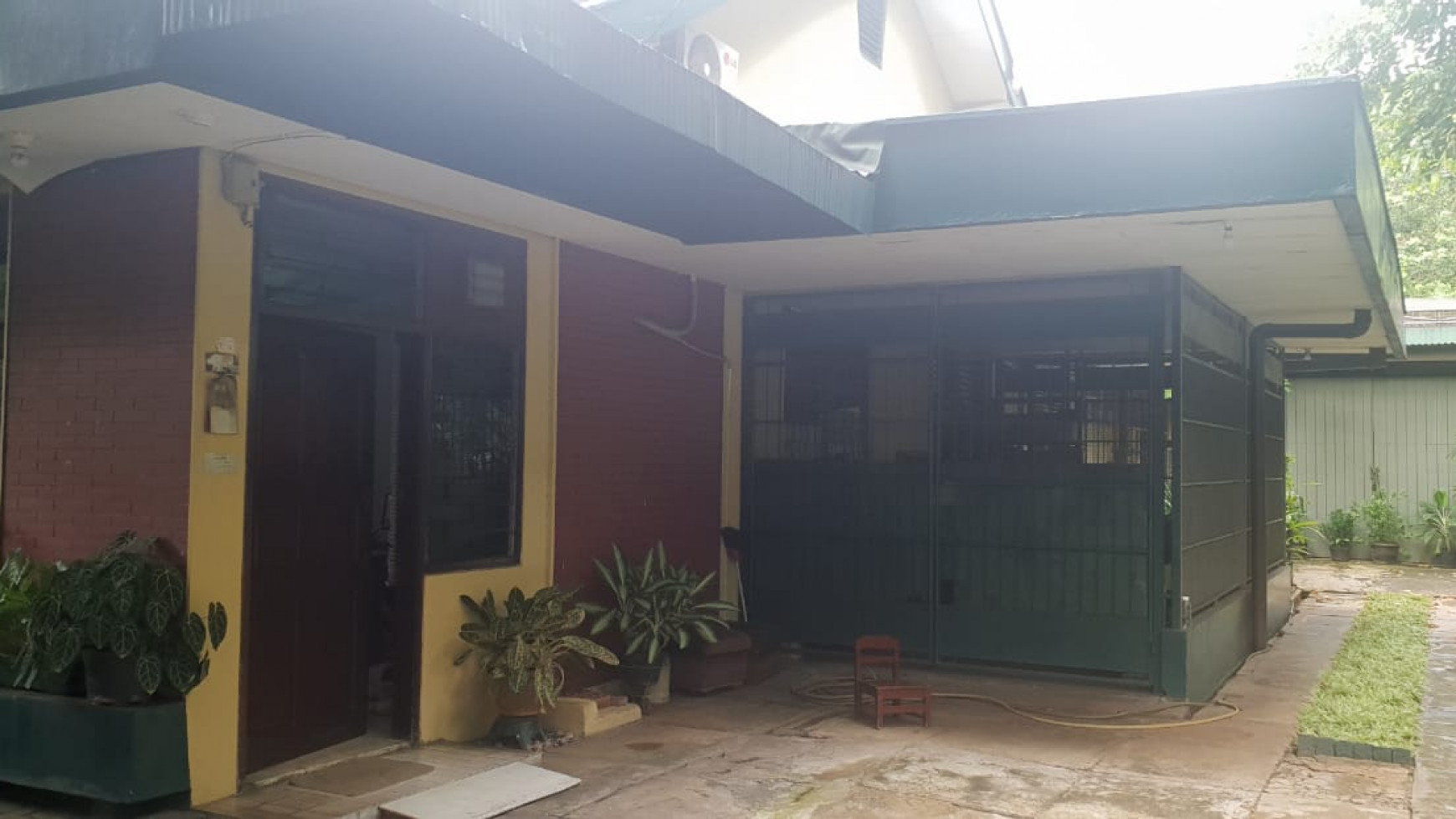 Rumah Asri Cocok Untuk Perkantoran , Didaerah Hang Jebat, Kebayoran , Jakarta Selatan