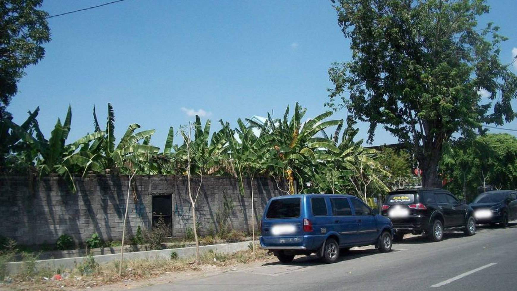 Rumah Hitung Tanah !!! di Raya Darmo Indah, Strategis, Nol Jalan, Cocok untuk usaha