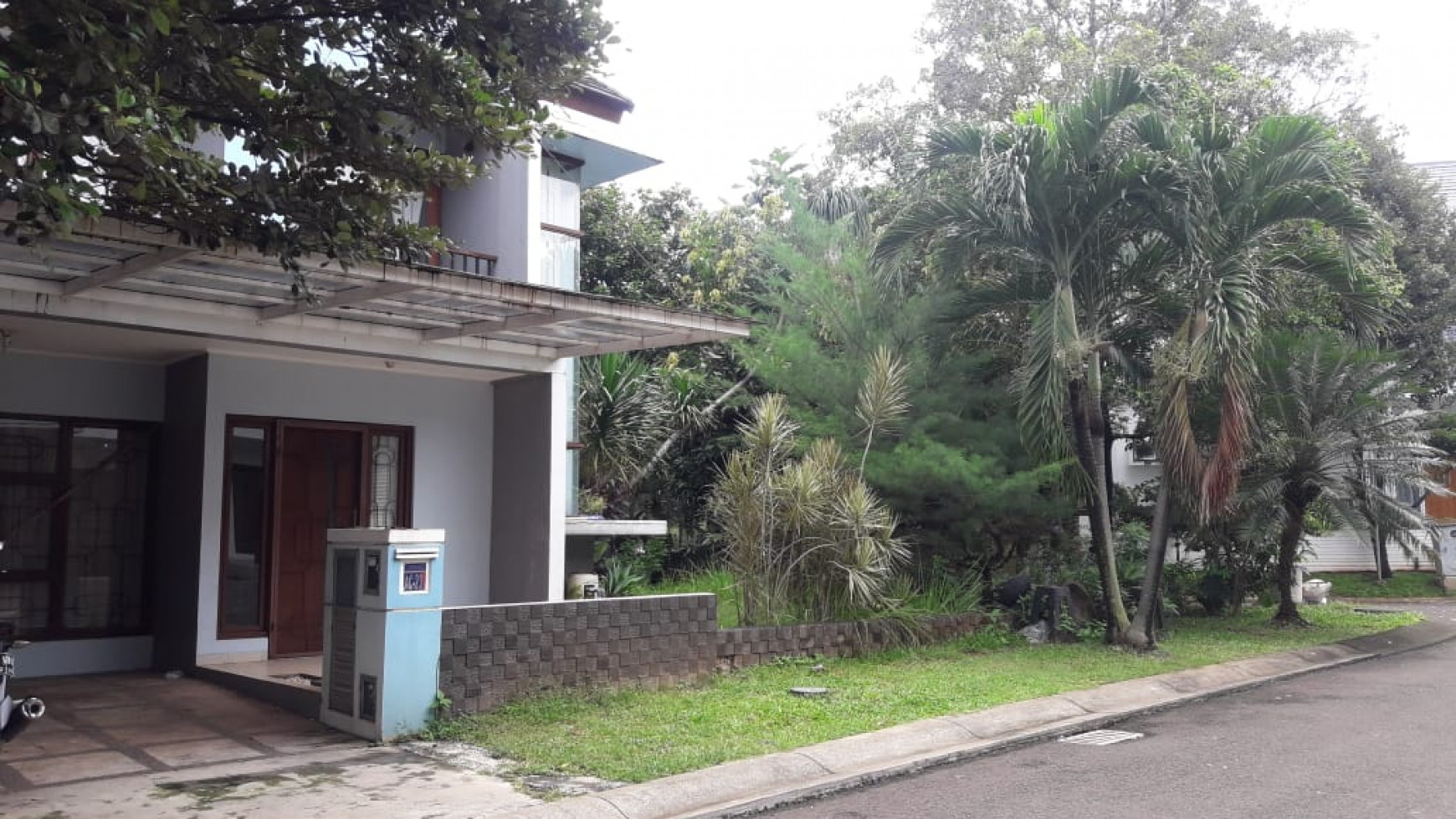 Rumah di Bintaro Luas tanah besar lokasi di cluster Emerald Town House