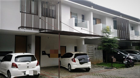 Rumah minimalist modern di dekat Bintaro Jaya Sektor 2