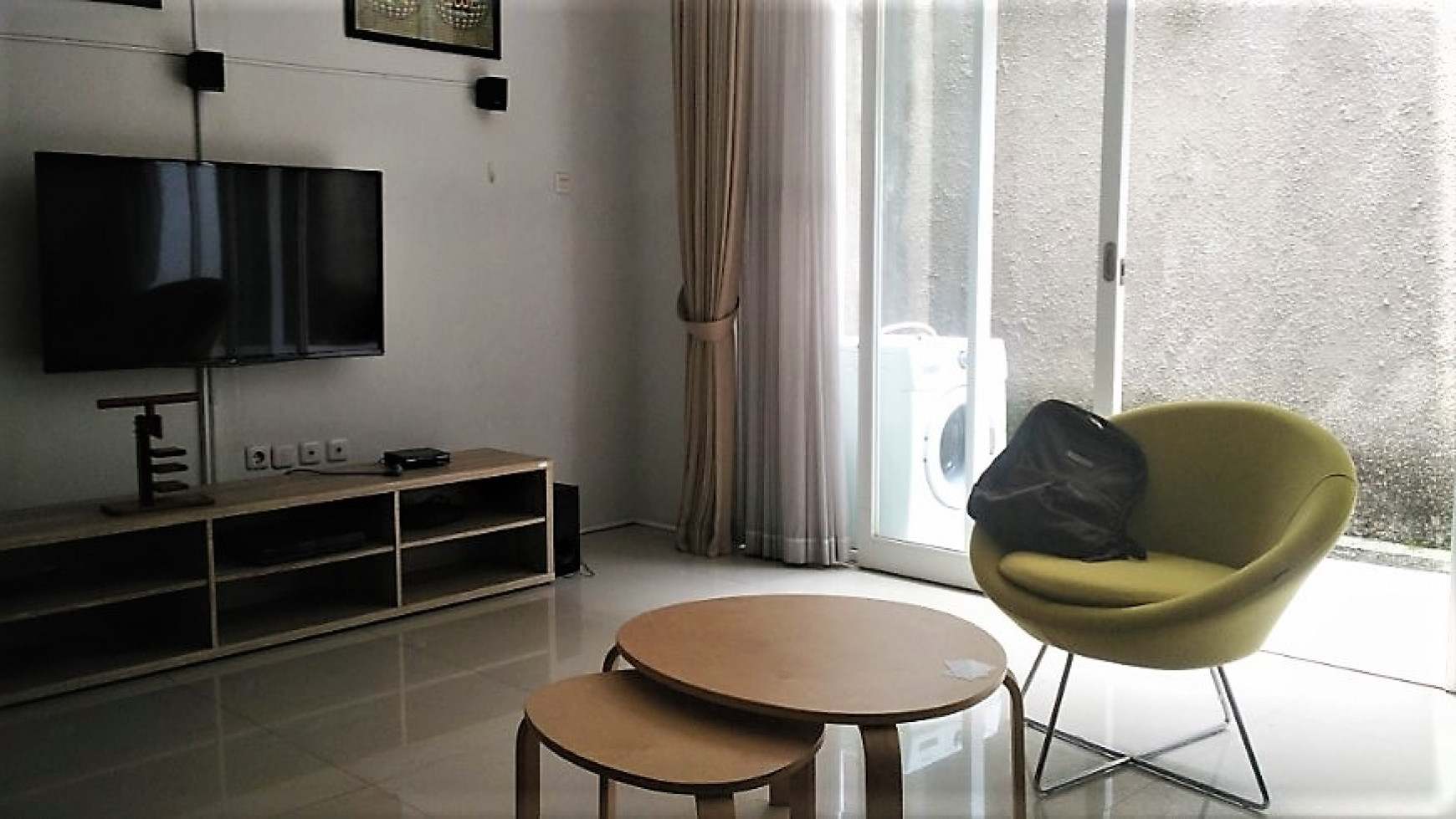 Rumah minimalist modern di dekat Bintaro Jaya Sektor 2