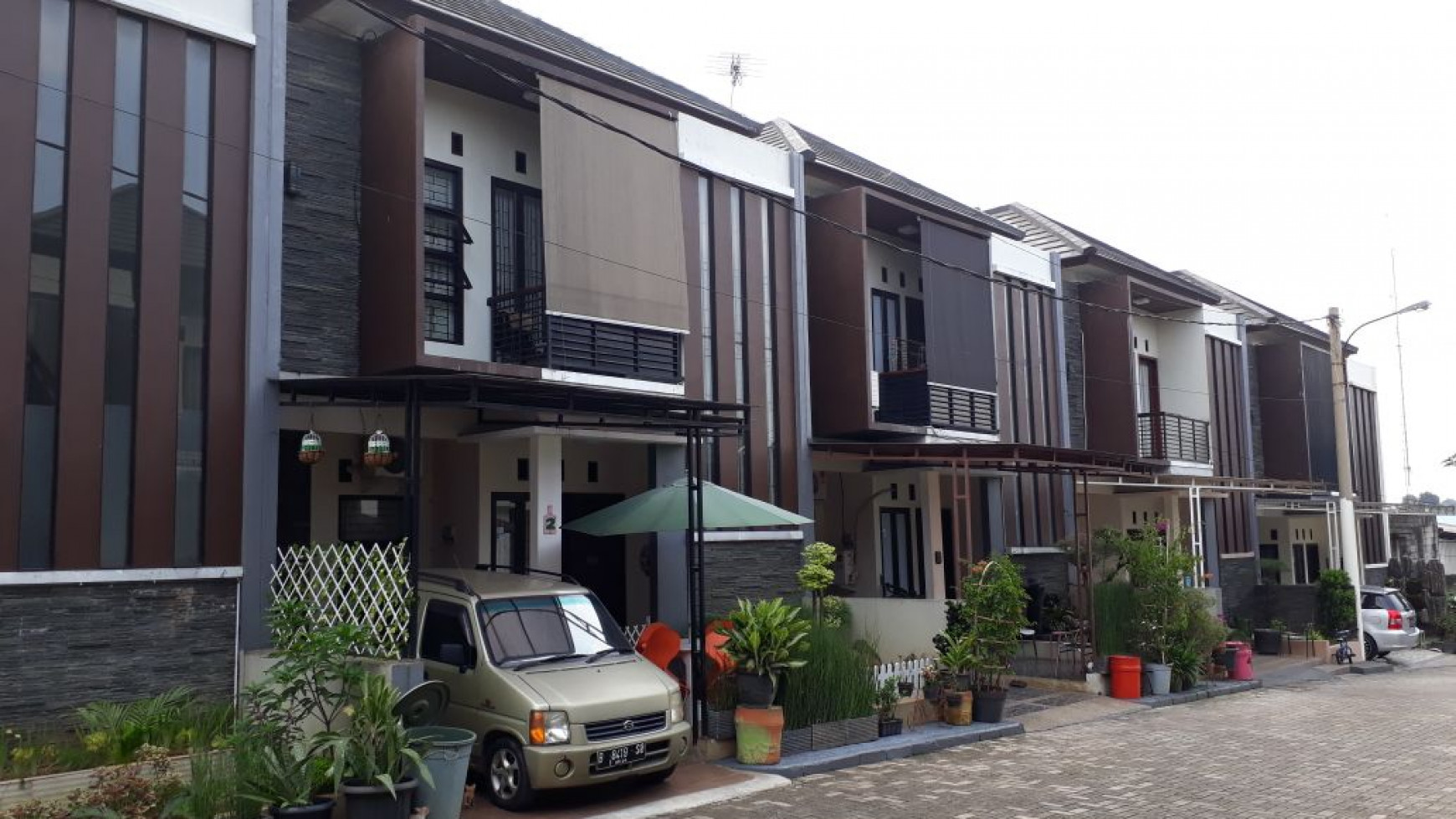 Rumah baru dalam cluster dekat Jl. Ki Hajar Dewantoro - Ciputat