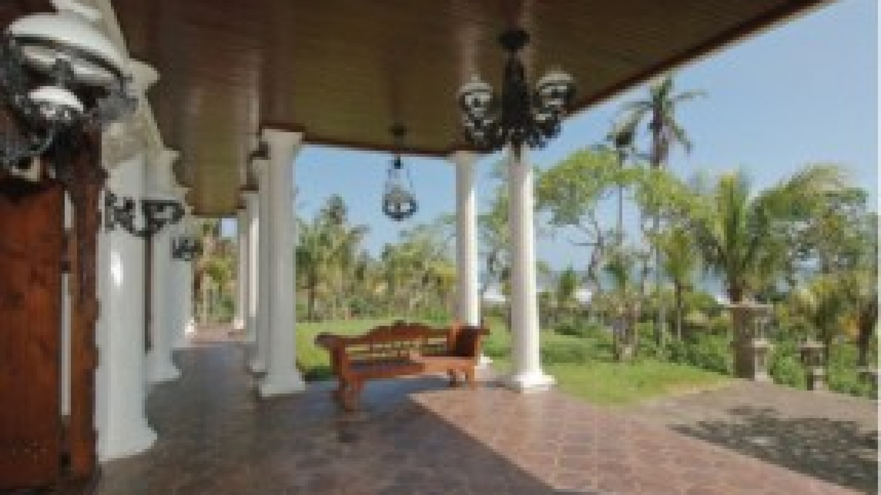 Stylishly Furnished and perfectly maintained Beachfront Villa in Tabanan Bali for sale