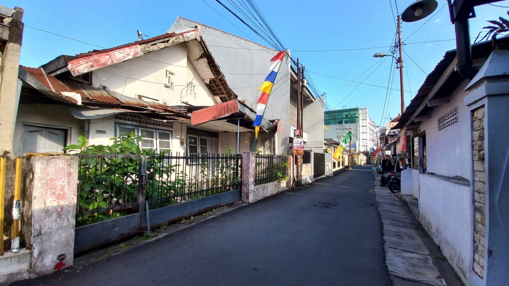 Tanah  Bonus Rumah Lama Lokasi Premium Barat Lippo Mall Gondokusuman Yogyakarta