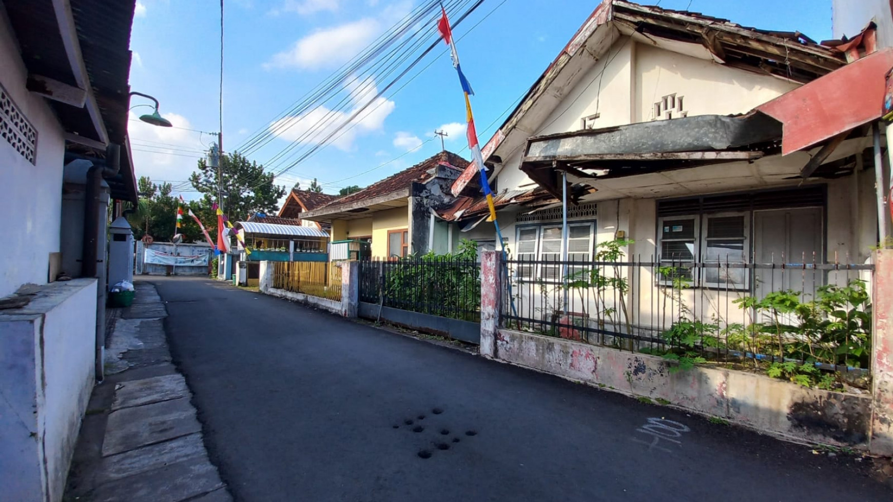 Tanah  Bonus Rumah Lama Lokasi Premium Barat Lippo Mall Gondokusuman Yogyakarta