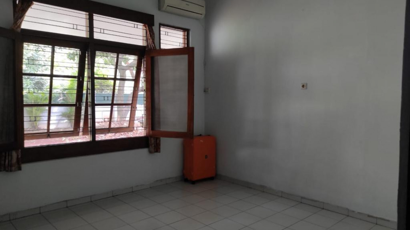 DIJUAL RUMAH JALAN PATIUNUS KEBAYORAN BARU JAKARTA SELATAN