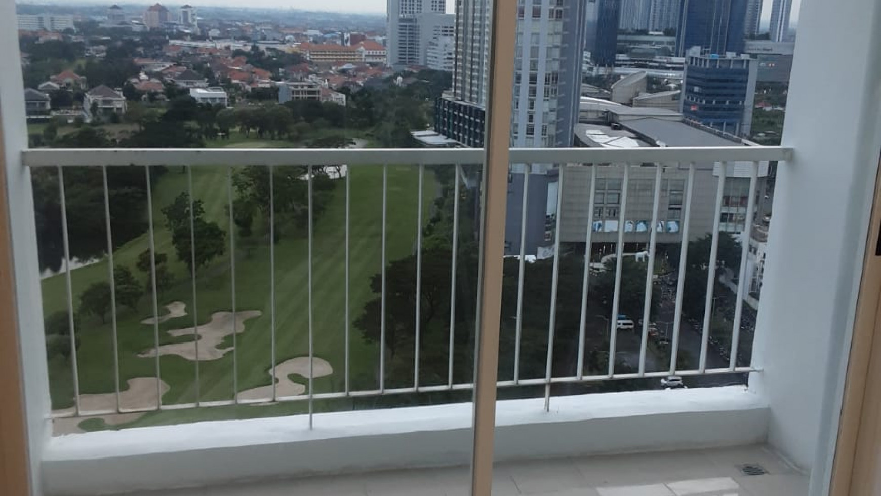 Disewakan Apartemen Puncak Bukit Golf 2BR dengan Long Golf View