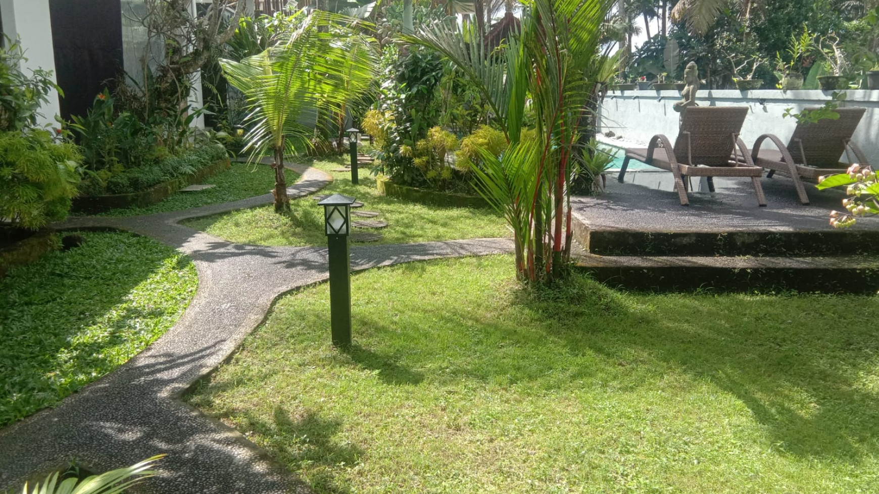 5 Modern Bedroom Villa on 805 sq m of Freehold Land with Rice Field and Jungle Views 10 Minutes from Ubud Center