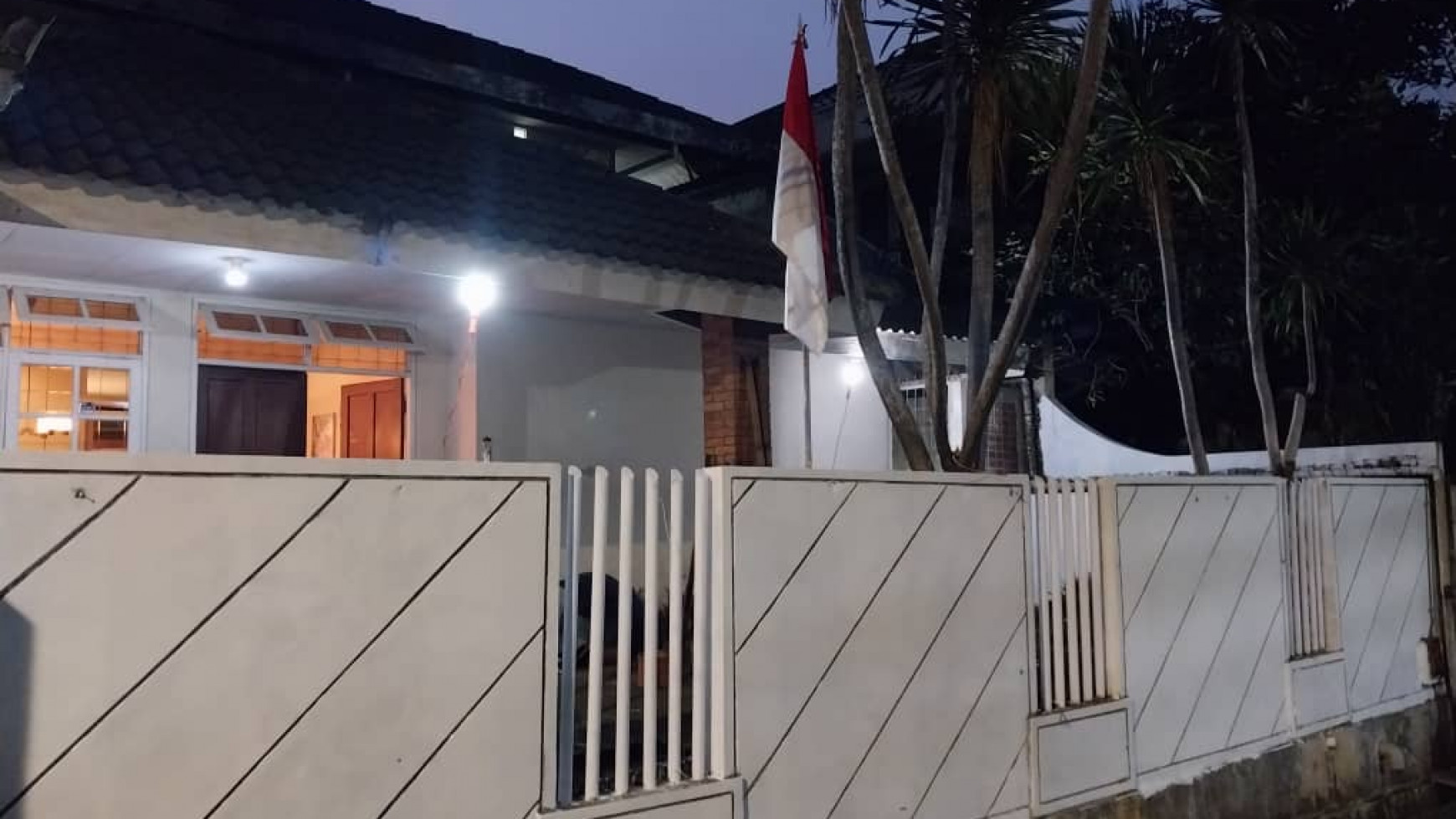 Dijual Rumah 2 Lantai di Cirendeu 