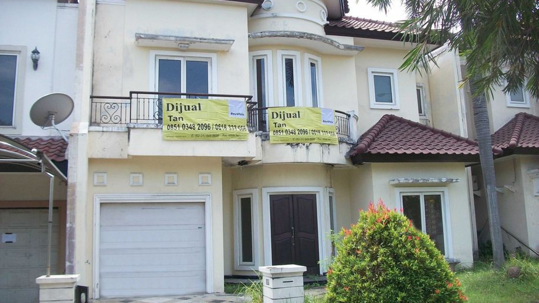 Rumah di Bukit Darmo Golf Surabaya Barat, Kawasan Elite, Row Jalan Lebar