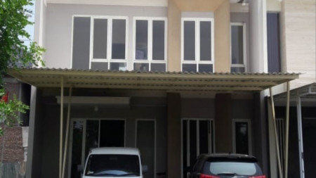 Dijual Rumah Cantik Terawat 2 Lantai Siap Huni Royal Residence