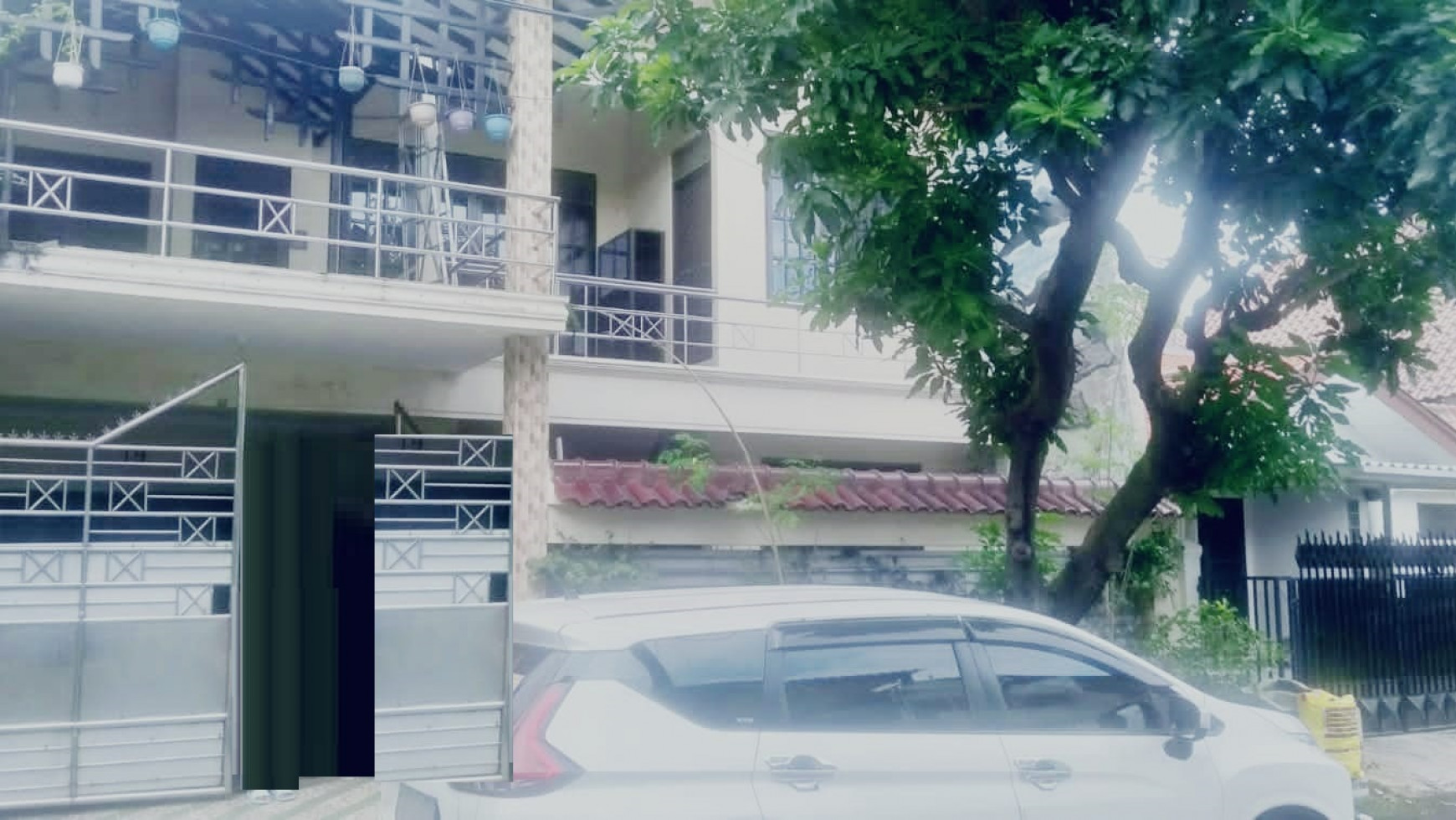 Dijual Rumah Siap Huni Murah 2 lantai di Jemur Andayani, Surabaya