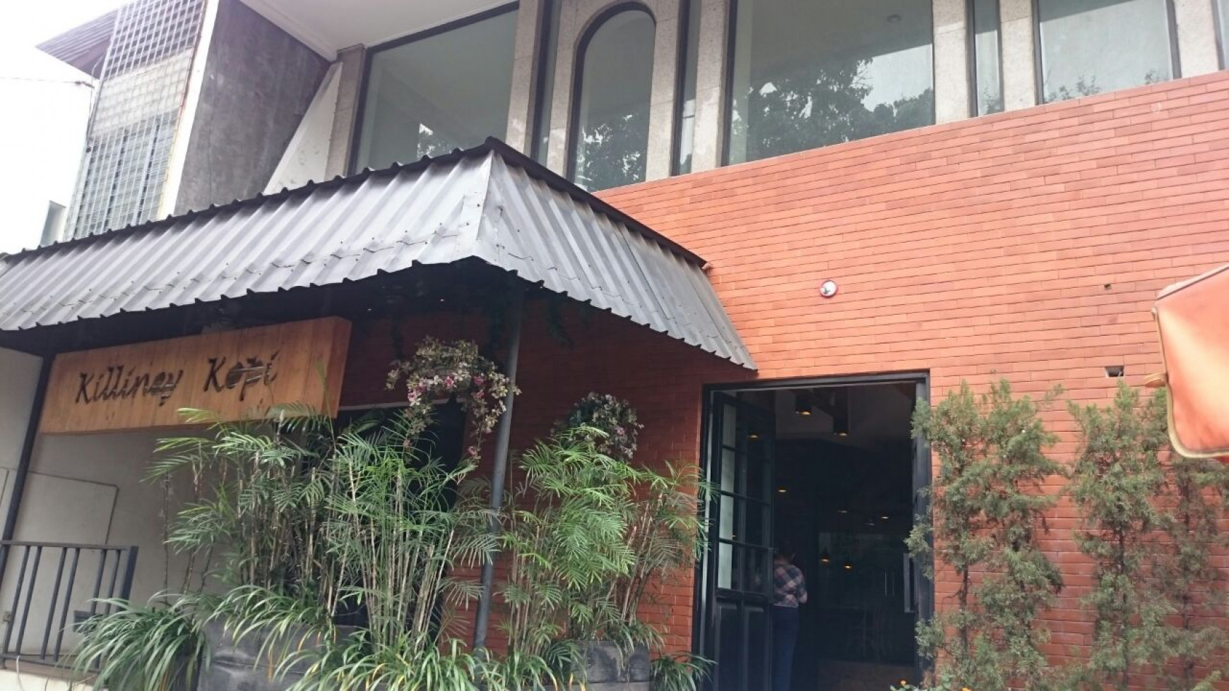 Mini Building Ex Resto yang siap digunakan.