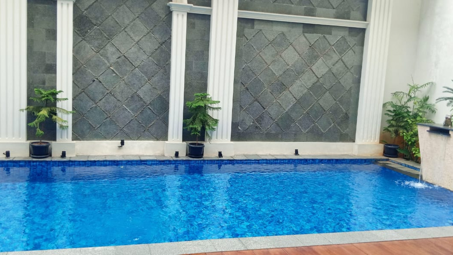 Rumah mewah dan lux  denga lift area menteng 