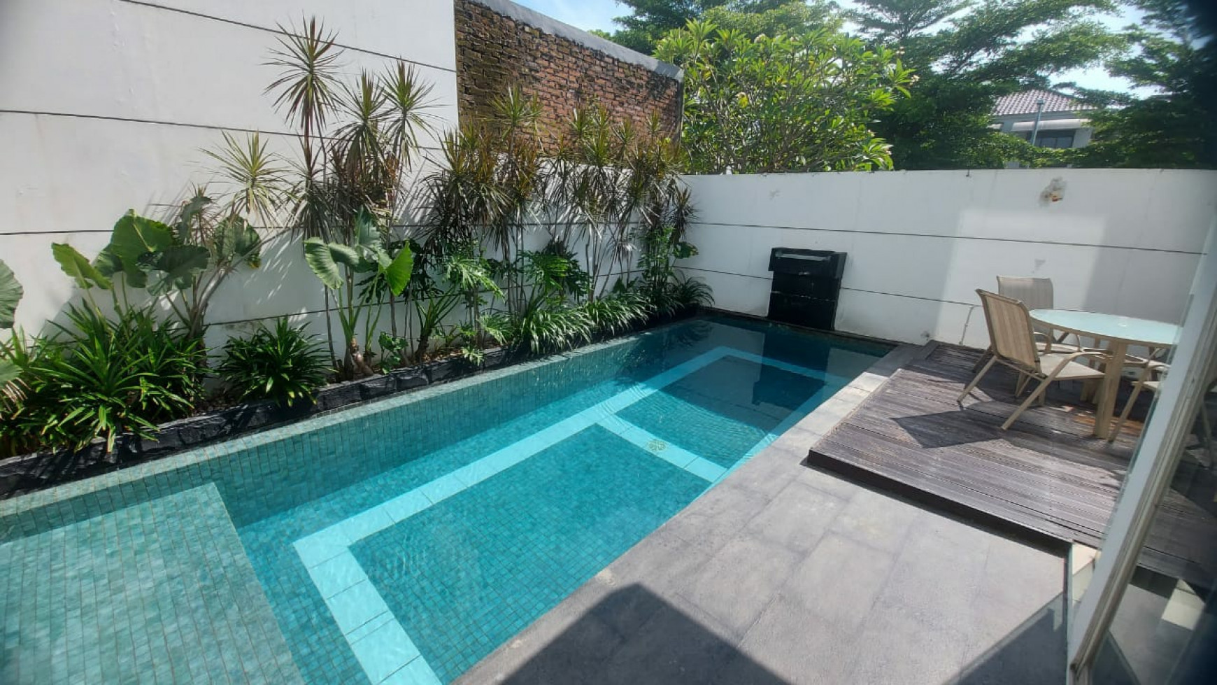 Dijual Rumah Ada KOLAM RENANG Pribadi / PRIVATE pool Cuma 3,5 M Nego....