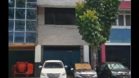 Disewakan Ruko 3 lantai di Jl Kembang Jepun, Surabaya