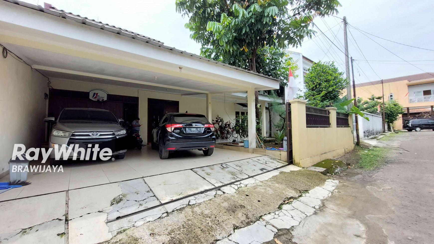 RUMAH DI BANTAR JATI, BOGOR UTARA, LOKASI STRATEGIS, DEKAT TOL JAGORAWI DAN TOL SENTUL