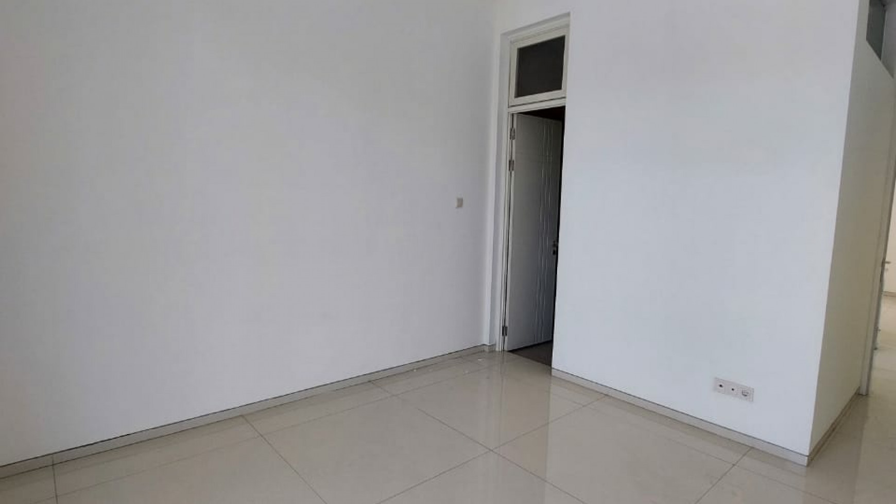 Dijual Rumah Taman Puspa Raya Citraland - Baru 2 Lantai Hook - Carport 2 Mobil + PAGAR