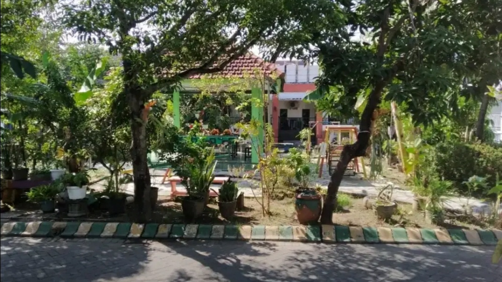 Dijual Rumah Perum Babatan Indah Wiyung Surabaya Barat- 3 K.Tidur - Strategis dekat Pakuwon Mall , Supermall, PTC