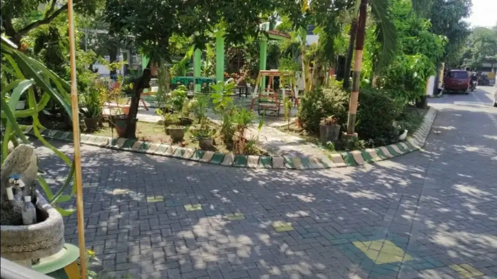 Dijual Rumah Perum Babatan Indah Wiyung Surabaya Barat- 3 K.Tidur - Strategis dekat Pakuwon Mall , Supermall, PTC