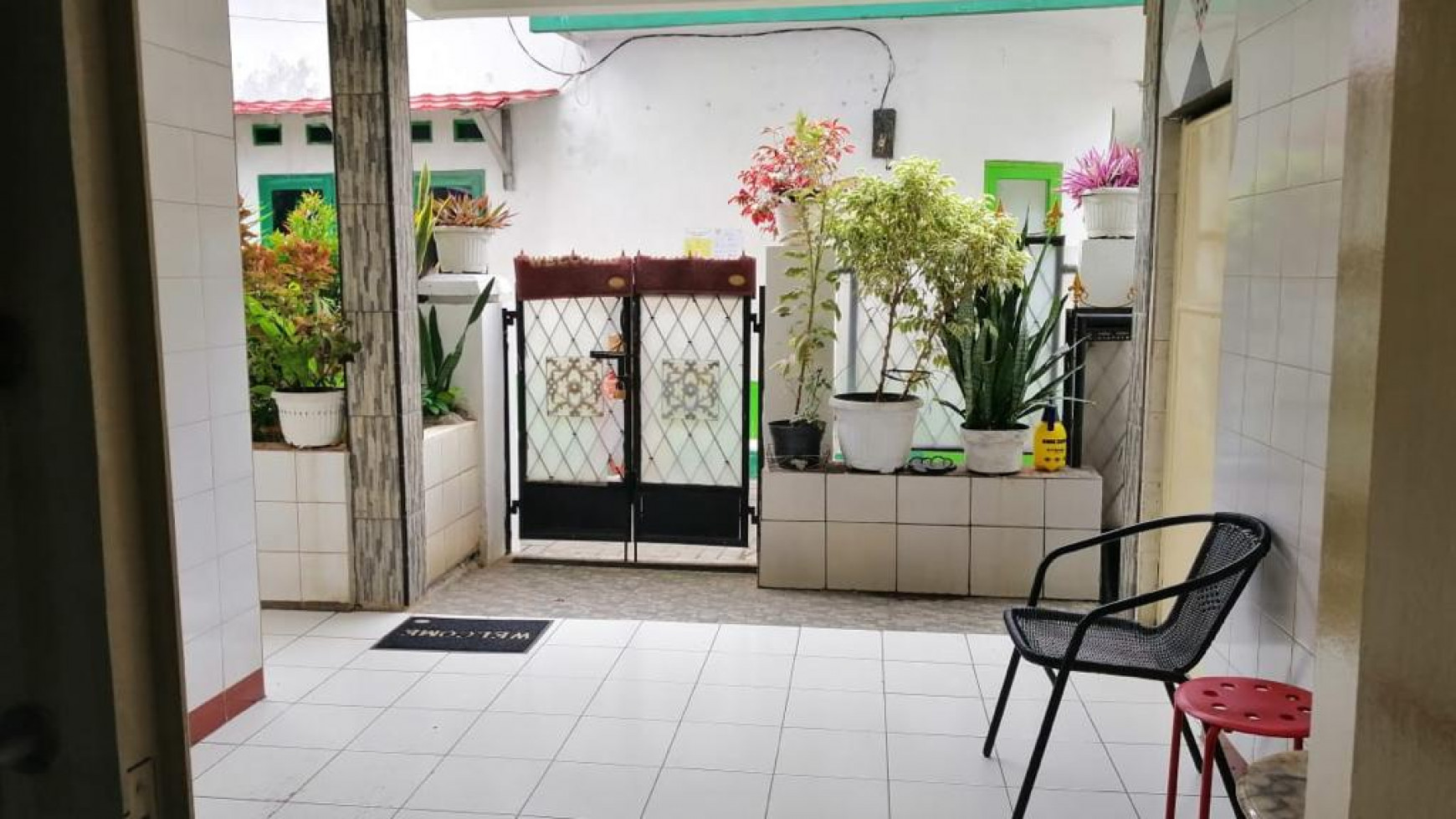 Rumah Siap Huni dan Strategis @Cipadu, Larangan