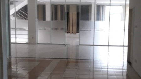 Dijual Gedung di Jalan Raya Arjuna, Surabaya Pusat