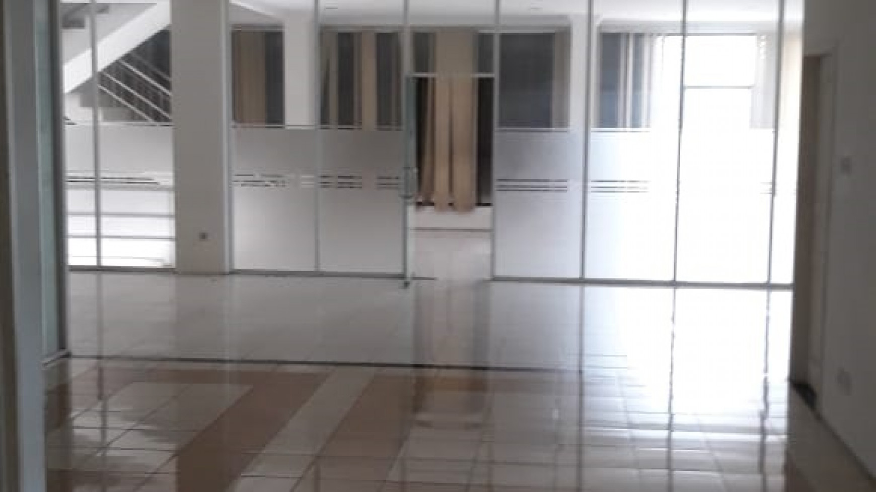 Dijual Gedung di Jalan Raya Arjuna, Surabaya Pusat