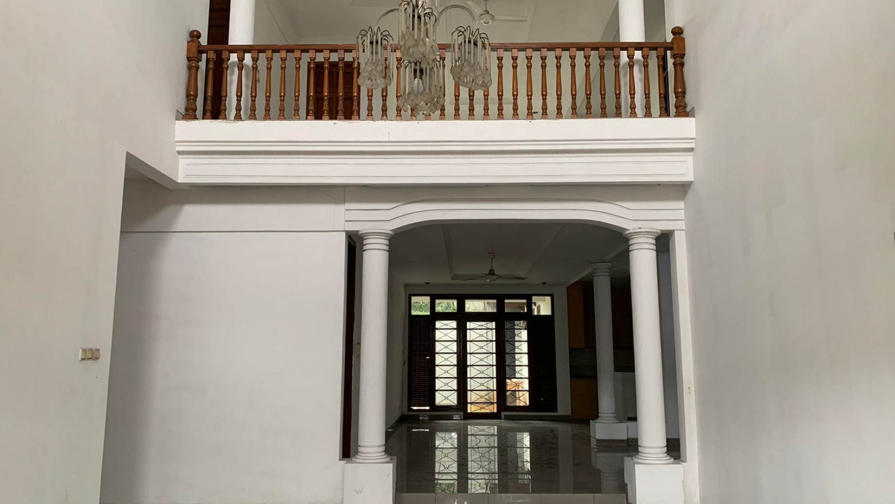 RUMAH SIAP HUNI, CIPETE, JAKARTA SELATAN 