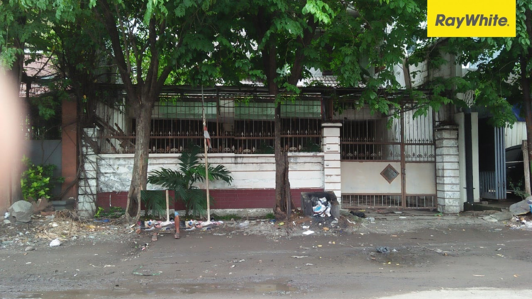 Dijual Rumah di Jalan Kemayoran Baru, Surabaya