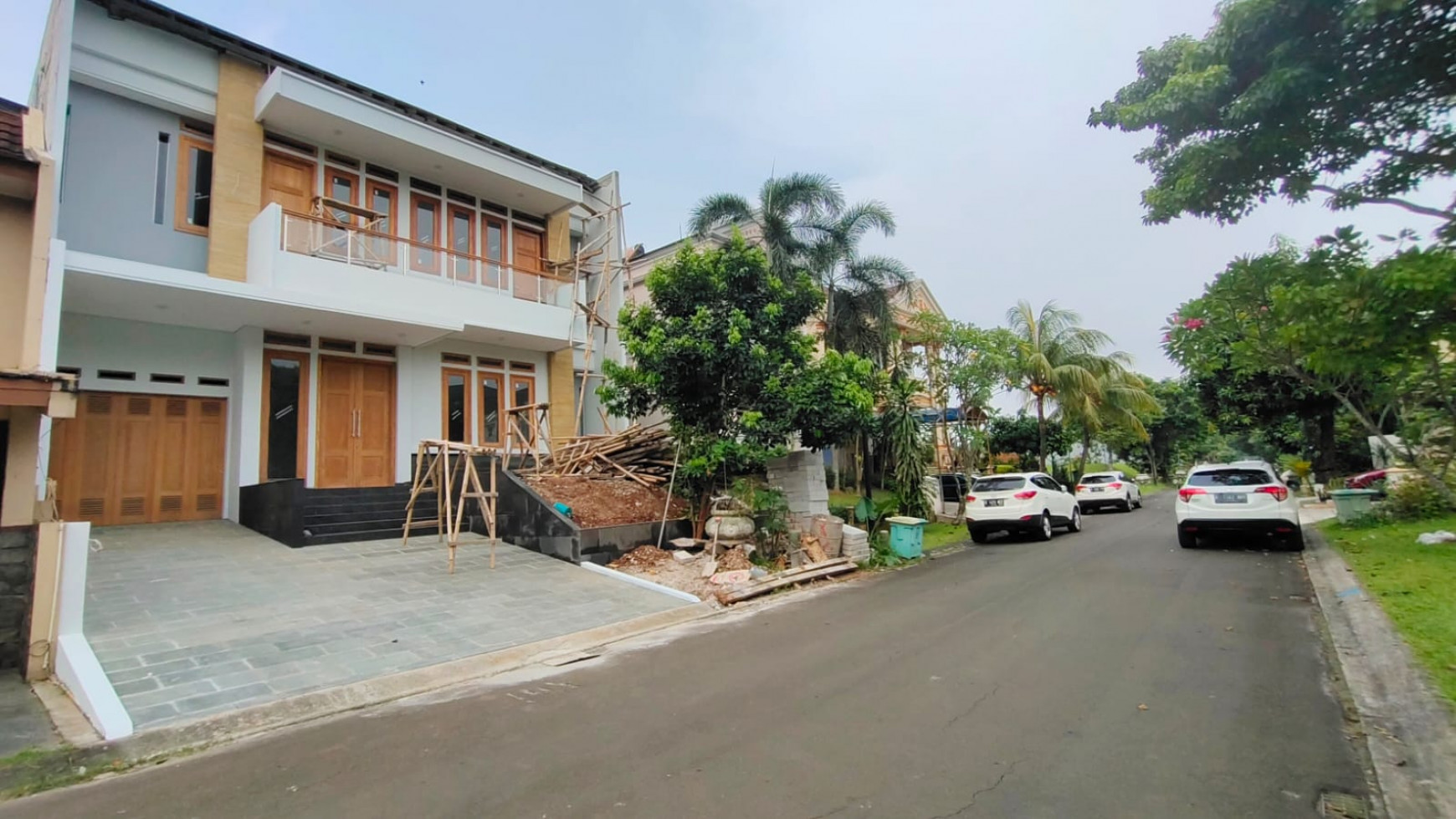 Rumah Taman Giri Loka BSD City,Brand New,Taman Luas