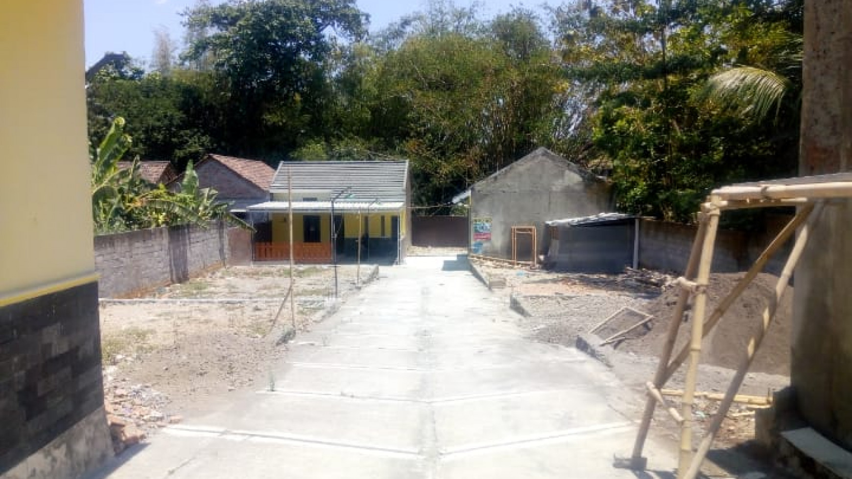 4 UNIT RUMAH SIAP BANGUN DAN HUNI DI JL WONOSARI KM 12