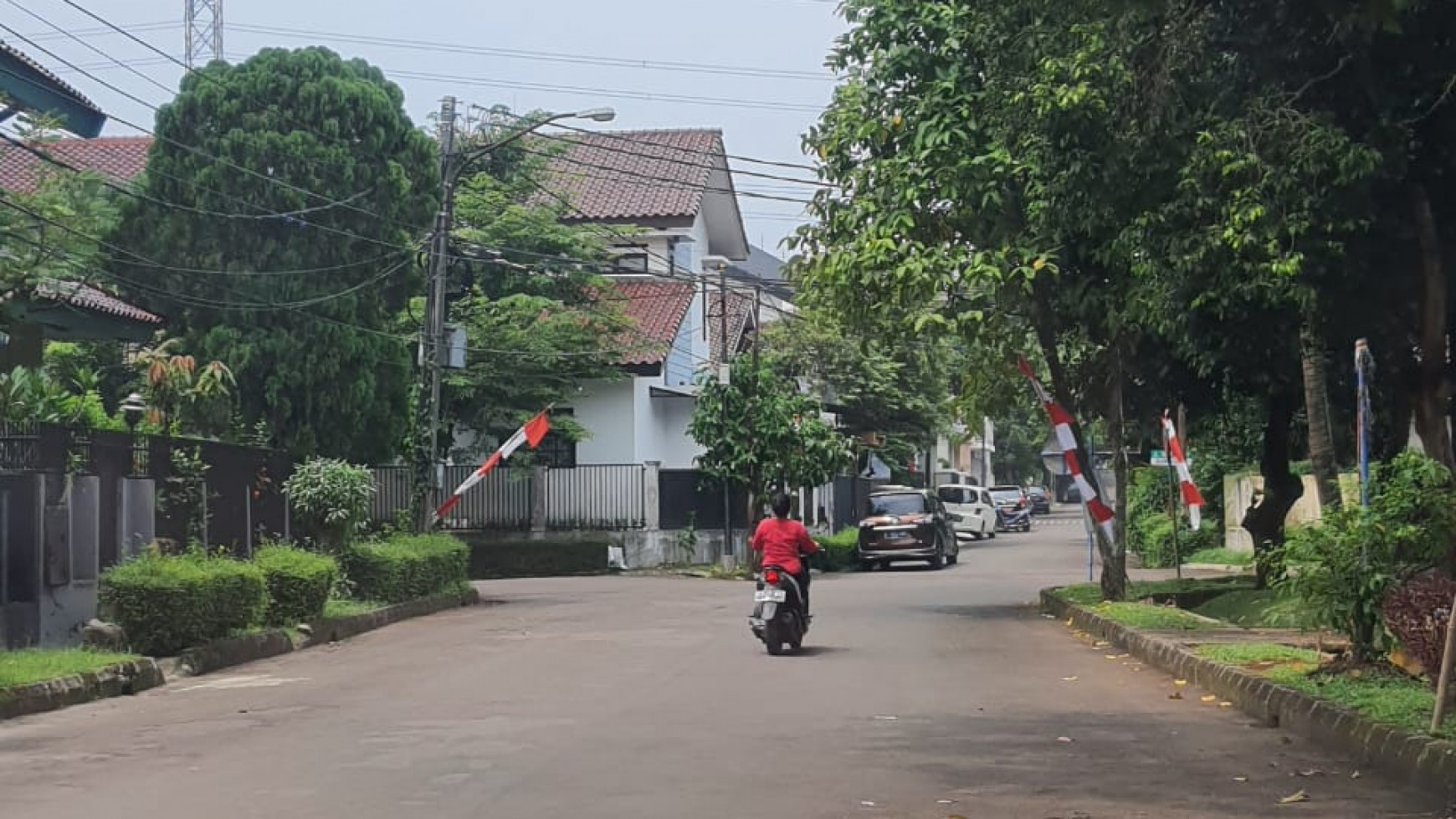 Rumah MEWAH Siap Huni Dengan Halaman Luas @Mertilang Raya