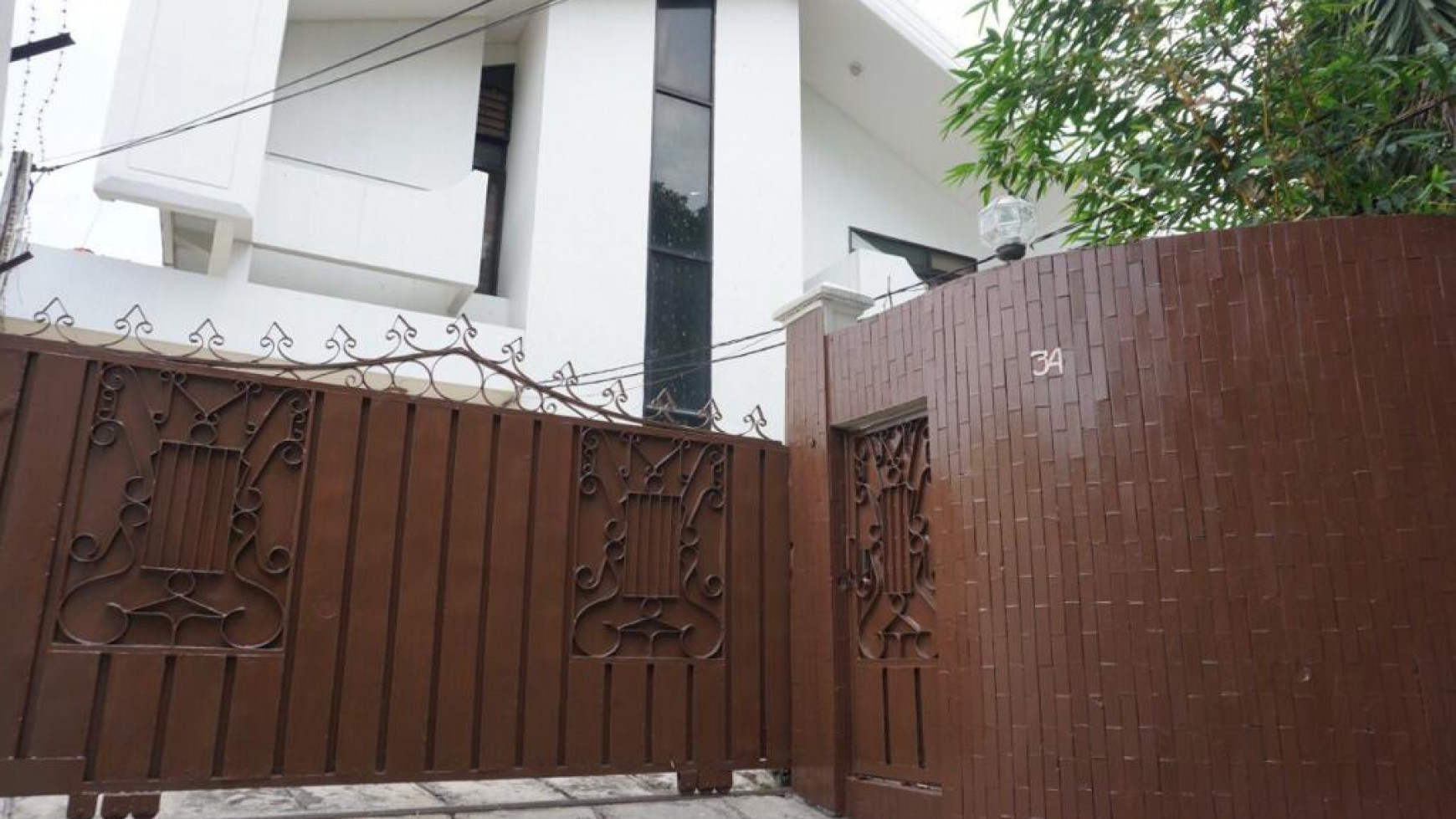 Dijual Rumah 2 Lantai di Kemang 