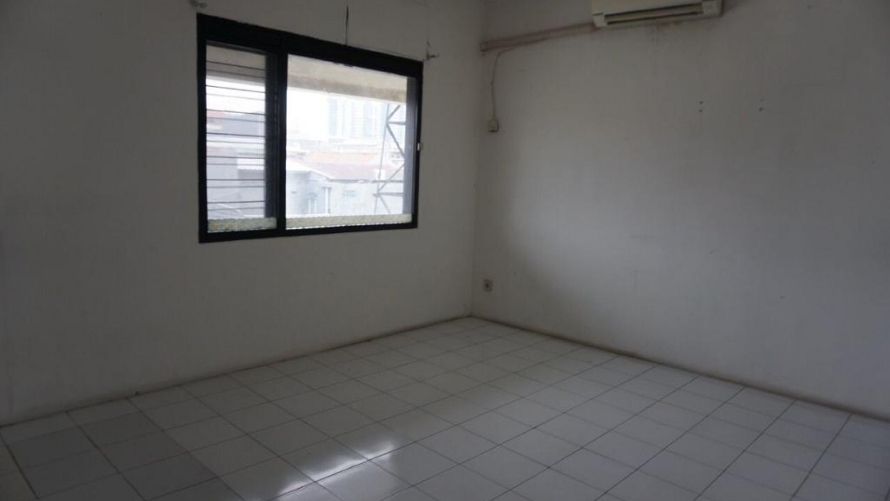 Dijual Rumah 2 Lantai di Kemang 