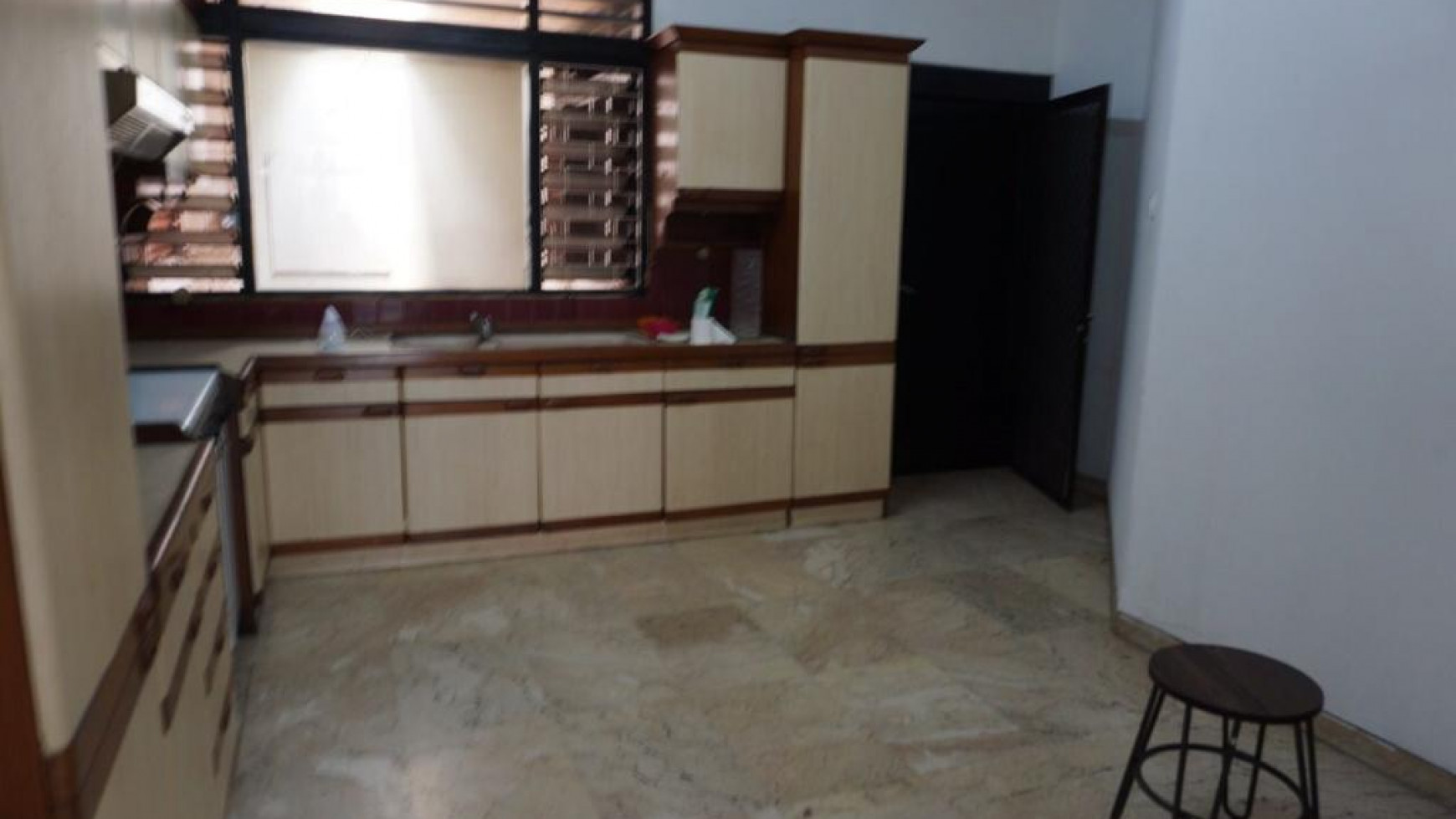 Dijual Rumah 2 Lantai di Kemang 