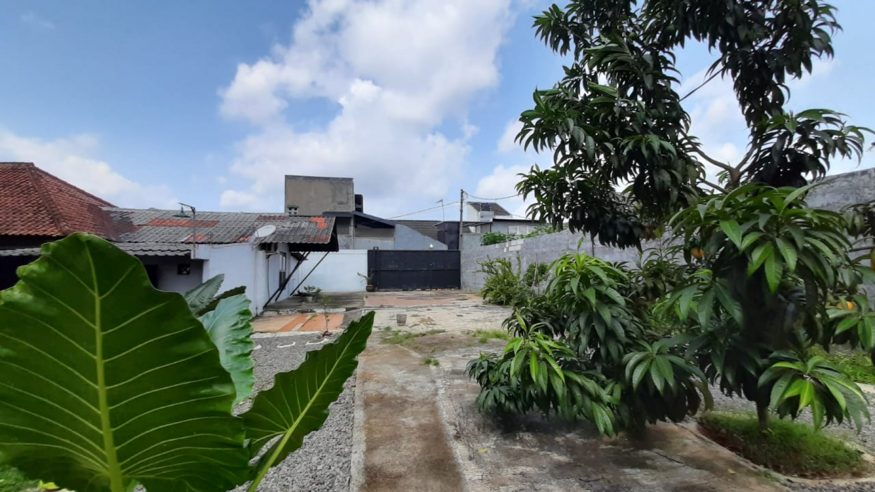 Dijual Lahan Terdapat Rumah Induk dan 7 Kontrakan @Jl Merpati Raya, Sawah Lama