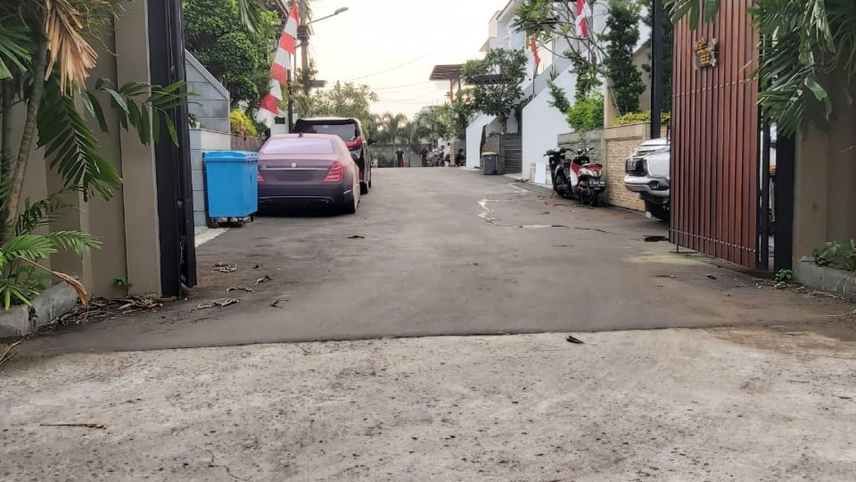 Rumah bergaya klasik modern dalam cluster elite di cipete jaksel dekat mrt station