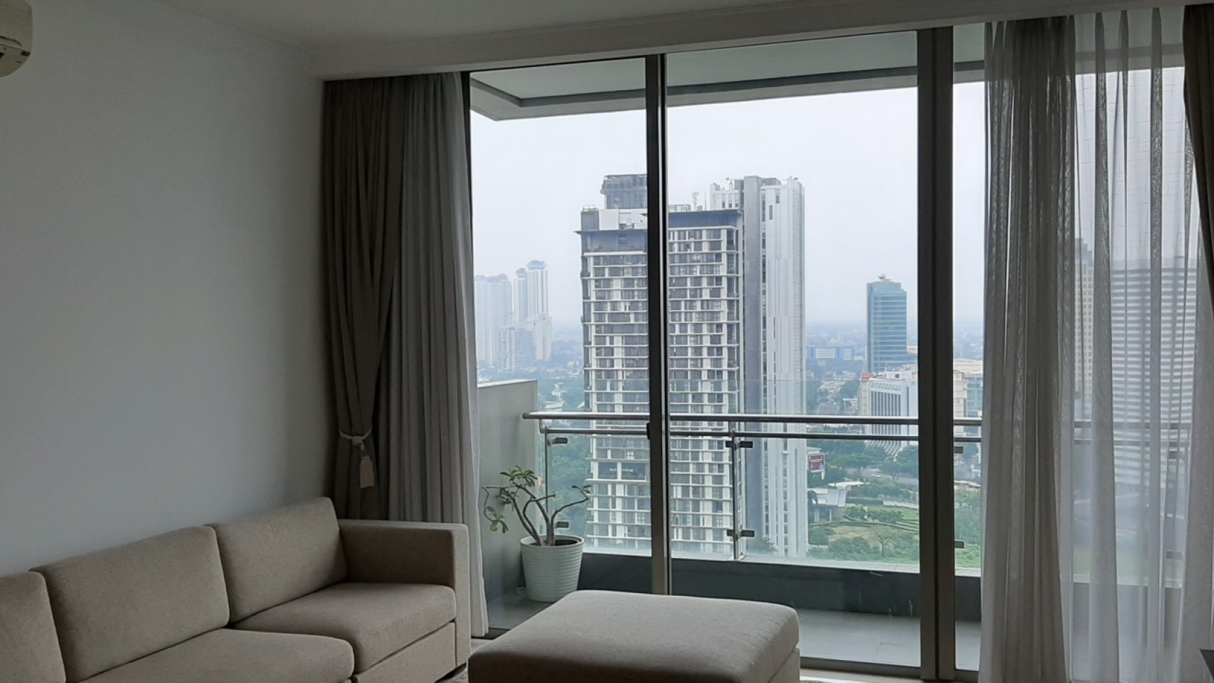 Apartment Furnished - 2BR di Residence 8 SCBD