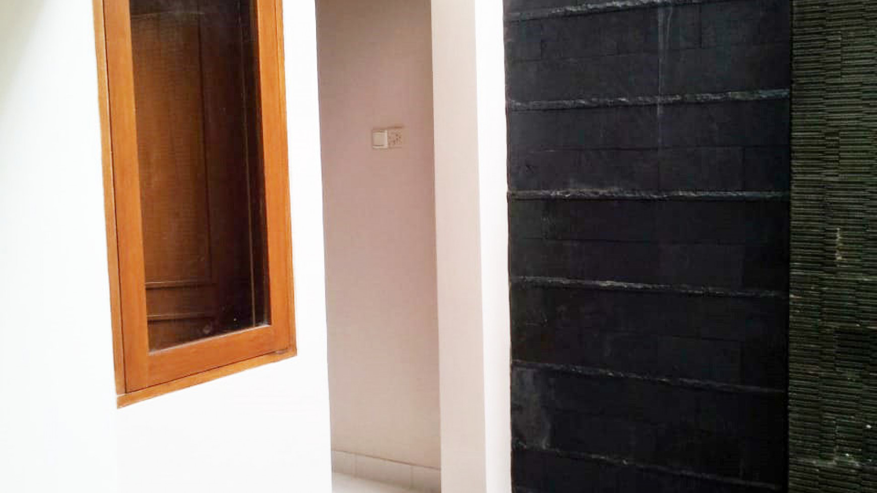 Rumah Termurah, Lokasi strategis, siap huni @cluster Emerald Town House, Bintaro