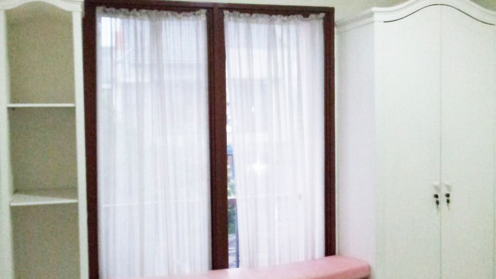 Rumah Termurah, Lokasi strategis, siap huni @cluster Emerald Town House, Bintaro