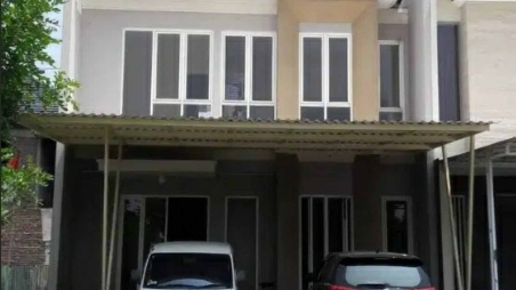 Dijual Rumah Royal Residence Wiyung Surabaya Barat- Cantik 2 Lantai - Fresh Terawat Siap Huni