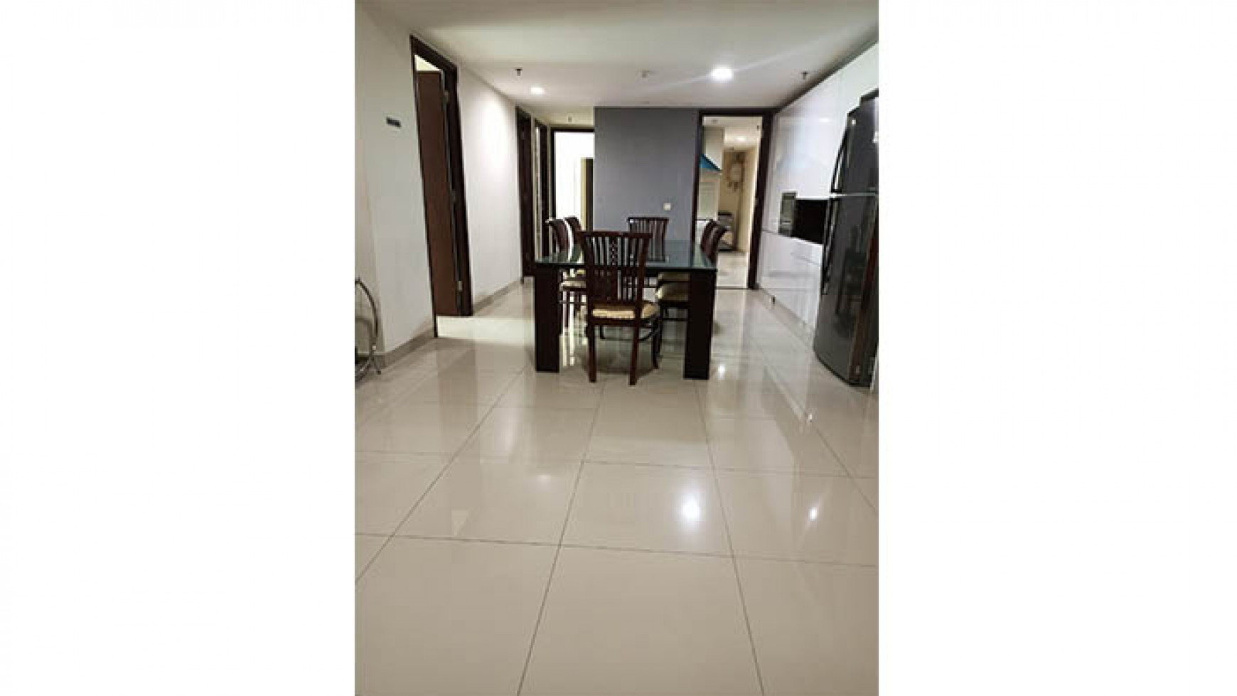 Apartemen Full Furnished, View Pool Sherwood Twr Regent, Kelapa Gading Luas 158m2