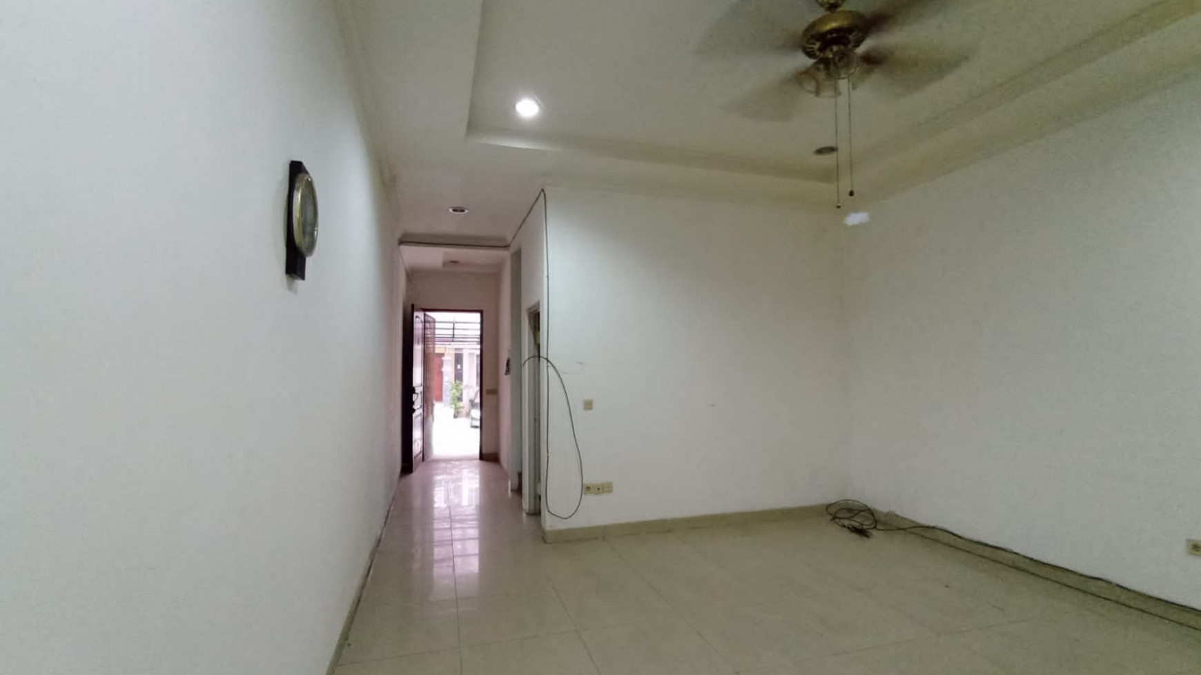 Jual murah rumah di JL. Den haag taman holandia lippo karawaci tangerang