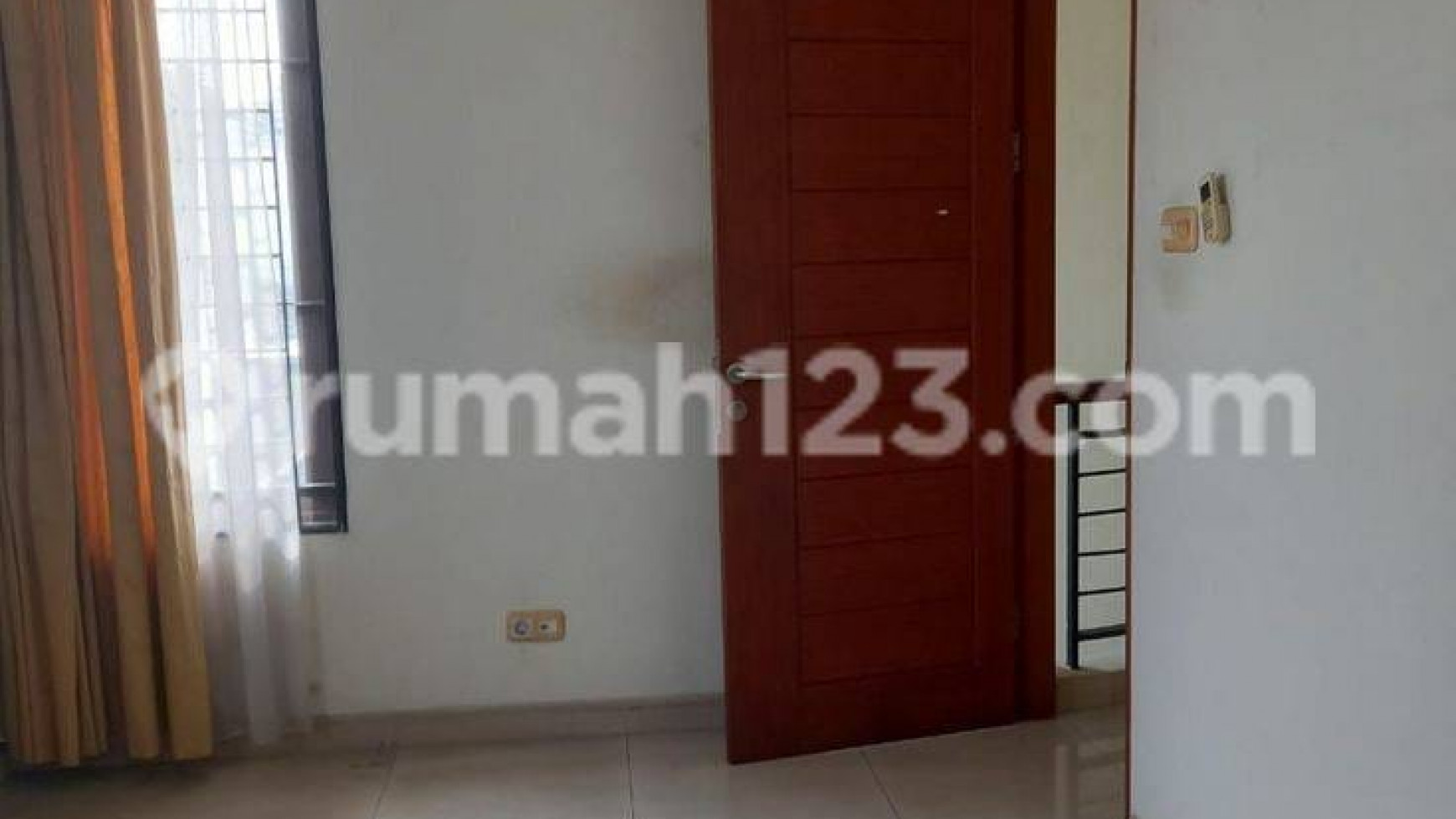 Disewakan rumah tinggal di Jalan Danau Matana Beverly golf - Lippo Karawaci Tangerang