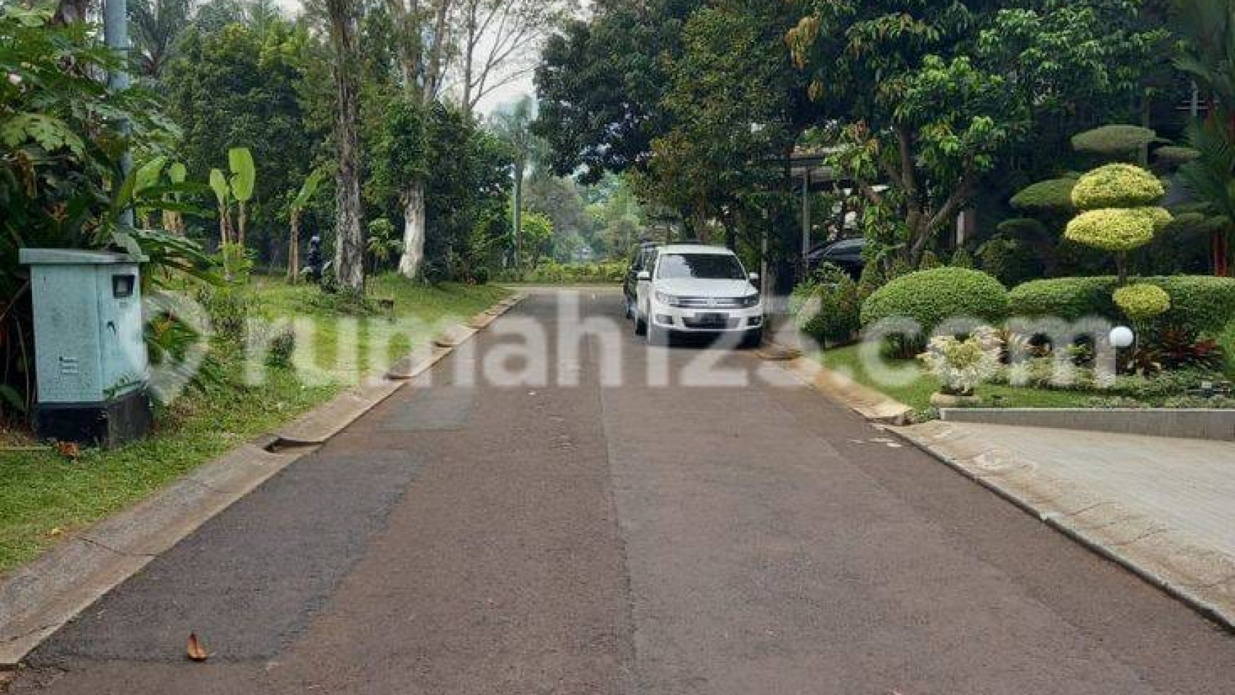 Disewakan rumah tinggal di Jalan Danau Matana Beverly golf - Lippo Karawaci Tangerang