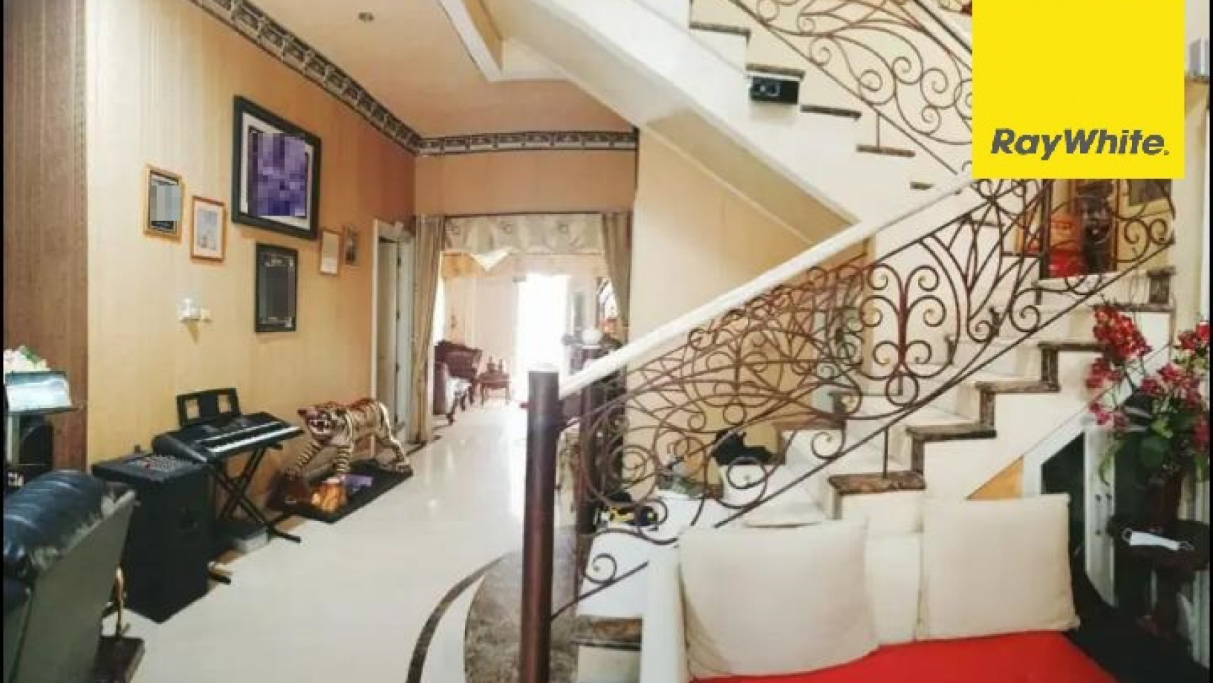 Dijual Rumah Mewah di Gayungsari Timur, Surabaya