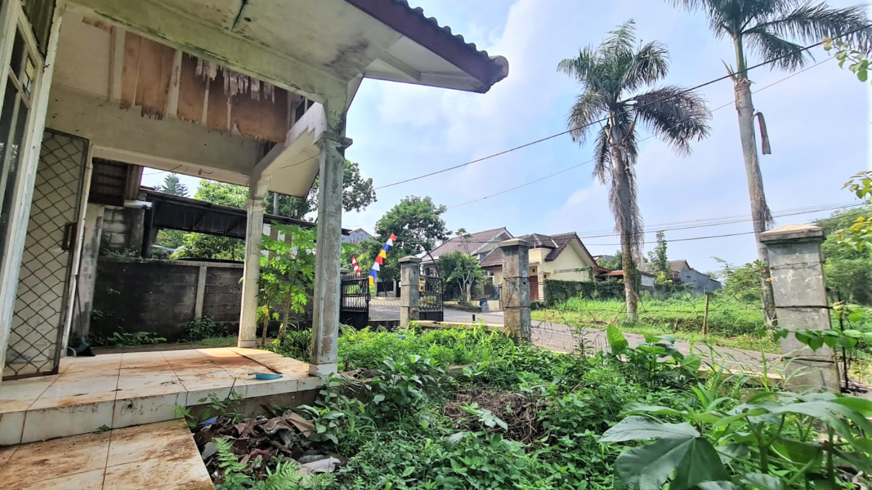 Rumah Hitung Tanah Layout Bagus Lokasi Srategis Di Sawangan Permai.